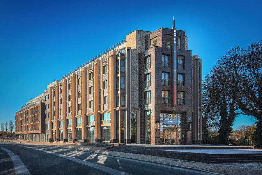 Grand Hotel Valies | Overnacht in een luxe hotel in het centrum van Roermond op 5 minuten afstand van de Designer Outlet - afbeelding 1